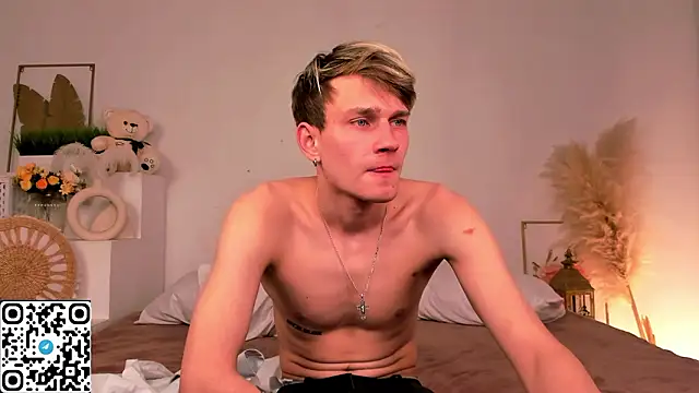 Volan_Starts Live XXX-Chat