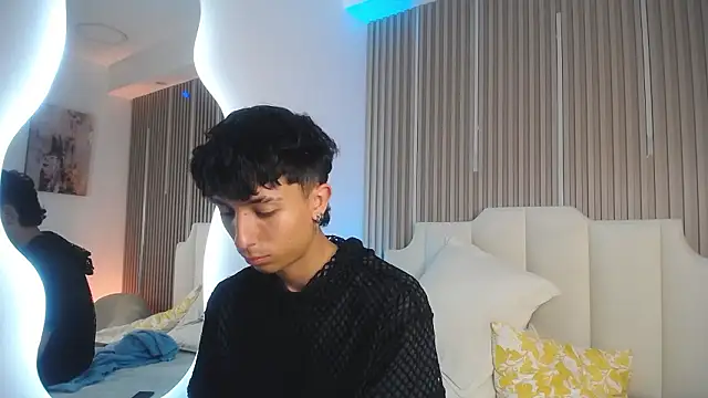 Aiden_Rivers_ Chat XXX in diretta