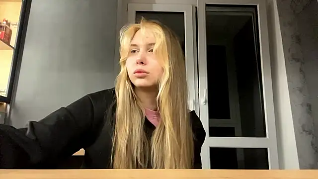 Pokazy przed kamerką – ShariLappas