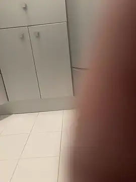 unlocked28 webcam show