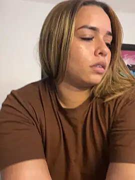 Kira_Spiicy live XXX chat