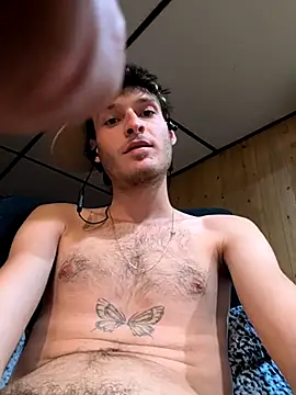 Pokazy przed kamerką – B8RHUNG