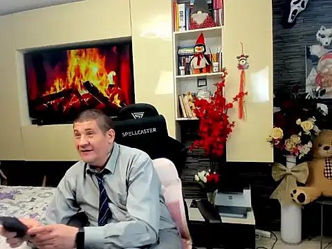 SpartacusDaddy48: διαδικτυακό σόου στην κάμερα