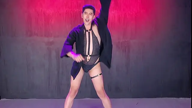 Pertunjukan Kamera Web Queen-Vibe