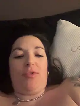 naturalboobsF's Webcam Show