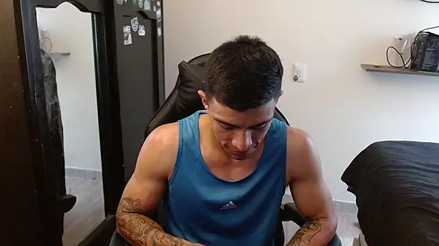 kv___xxx_ Adlı Modelin Canlı XXX Sohbeti