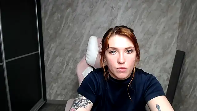 Reginasmilee's Live XXX Chat