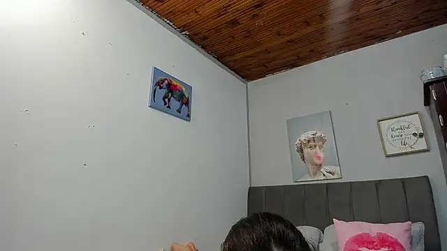 Chat +18 de naughtyloverss ao vivo