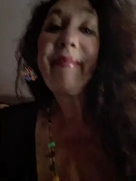 GypsyEsmeralda's Live XXX Chat