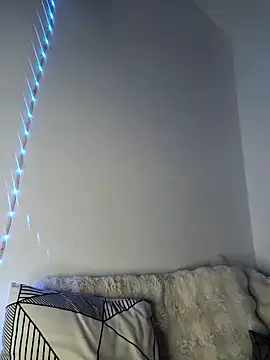 Chat +18 de iamlalamilano ao vivo