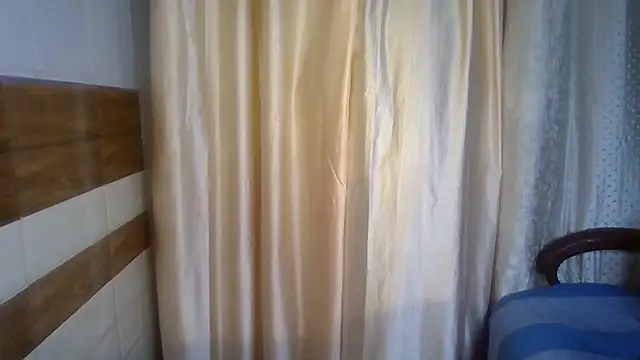 Chat +18 de Yashika_Loves ao vivo