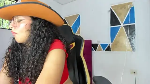 عرض كام emily_stars1