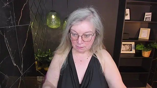 NataliMellow's Live XXX Chat