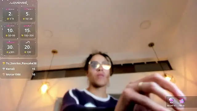 Hanna_Cornee_ 现场XXX聊天