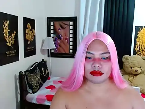 TSbrianaHugeCock 在線直播表演