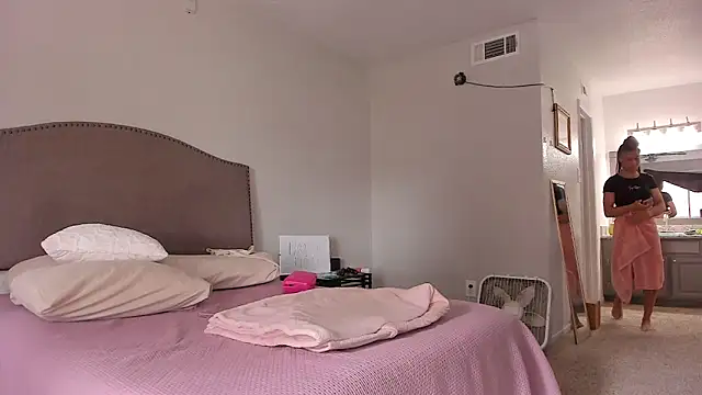 yiauana's Webcam Show