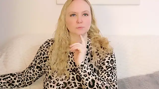 Sarah4you élő XXX-chatje