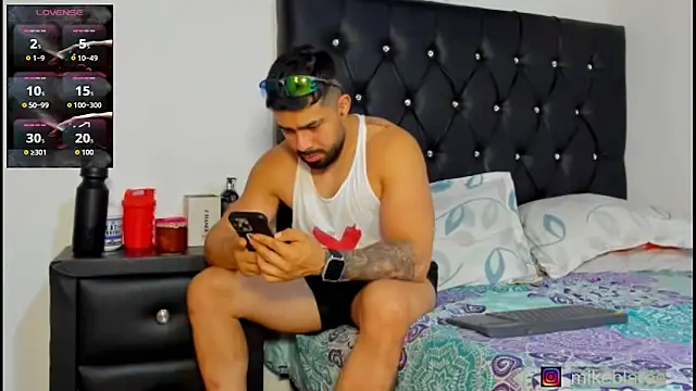 mikeblaree: απευθείας συνομιλία ΧΧΧ