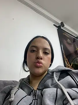 CelesteJones1 Adlı Modelin Canlı XXX Sohbeti