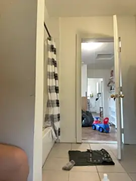 Bryan290 Show in webcam