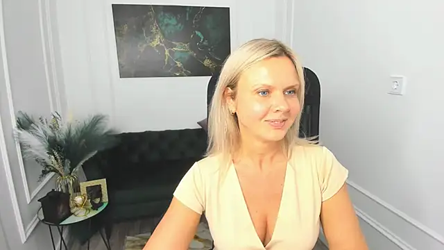 AgathaKlouin's Live XXX Chat