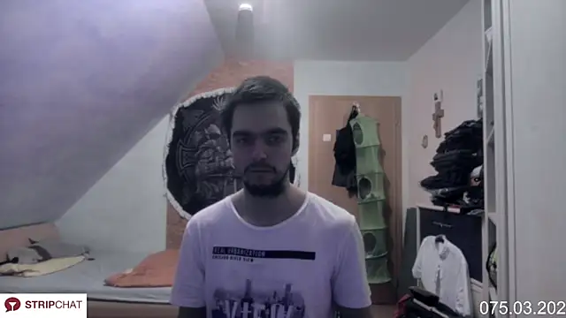 Chris23547 Live XXX-chat