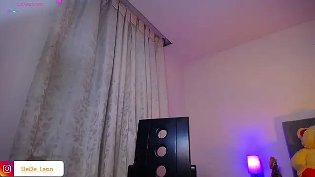 TOMBOYSEXX's Live XXX Chat