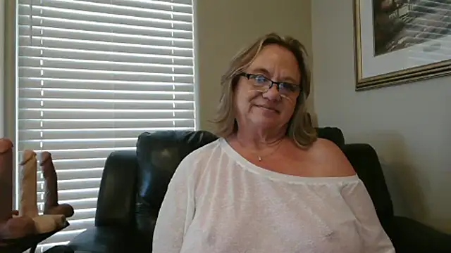 BustyAnnie: διαδικτυακό σόου στην κάμερα