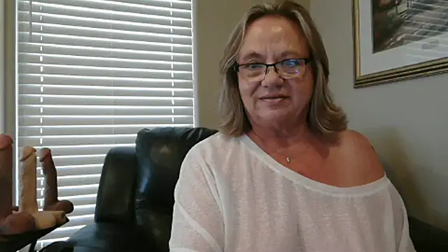 BustyAnnie – Live XXX-chat