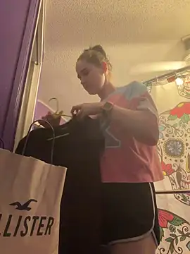 lolabunny9 Show in webcam