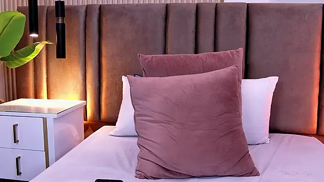 SaraLugo: вебкам-шоу