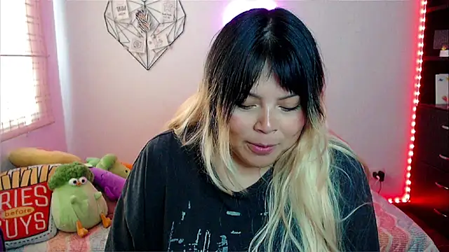 EllieMoonX Live XXX-chat