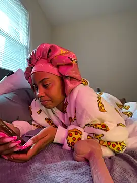 TheRealOshunQueen live XXX chat