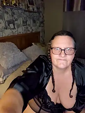 MissQueenBeex Live XXX-chat