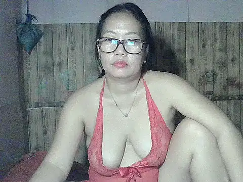 Pinay_BigTits69's Live XXX Chat