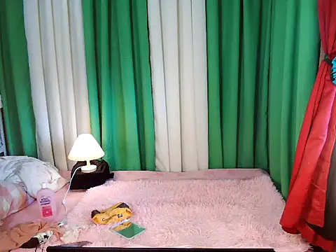 ur_hot_jenelle Adlı Modelin Canlı XXX Sohbeti