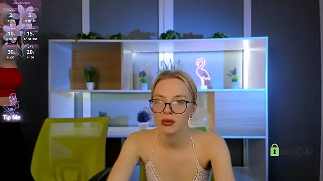 Show modela alia_skay na web-kameri