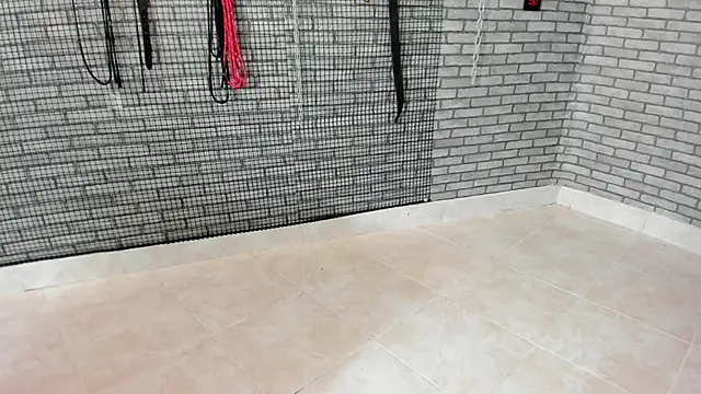 XXX chat uživo modela Briana_24