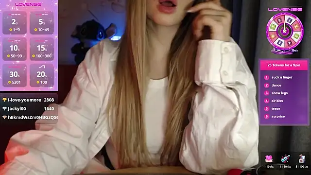 -Stephanie- Live XXX-chat