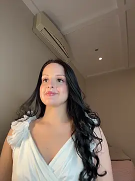 EvayraのライブXXXチャット