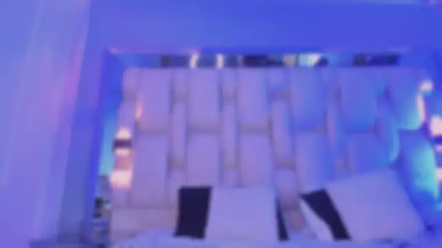 revenmiller_ élő XXX-chatje