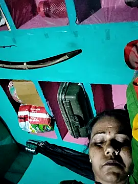 Show modela Pooja750 na web-kameri