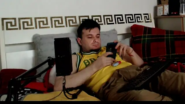 FuckToyBoy69 现场XXX聊天