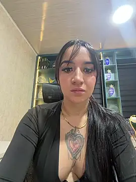 EmmyEvans1's Live XXX Chat