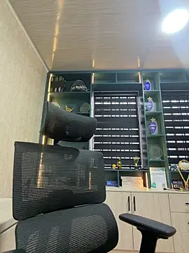 EmmyEvans1's Live XXX Chat