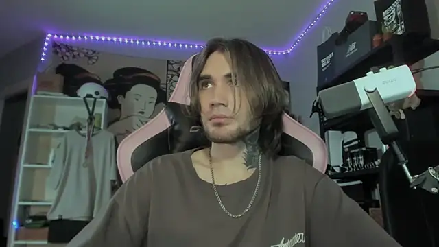 otiebis élő XXX-chatje