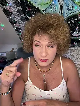 XXX chat uživo modela SuzyCatzz