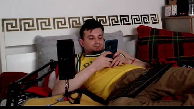 Chat +18 de FuckToyBoy69 ao vivo