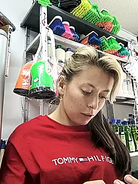 Tefannyy_ Adlı Modelin Canlı XXX Sohbeti