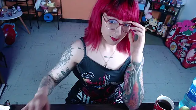 MissMiia2 élő XXX-chatje